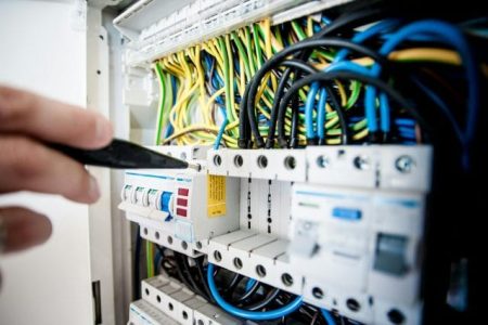 The 933 emergency number serves as a vital lifeline for residents and businesses throughout the Kingdom, providing swift and reliable support for all electricity-related emergencies.